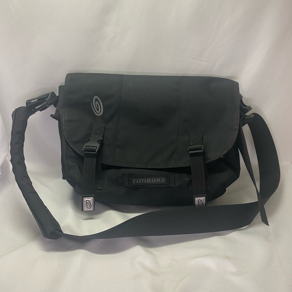 Timbuk2 Bags Timbuk2 Classic Messenger Bag Black Adjustable Cross